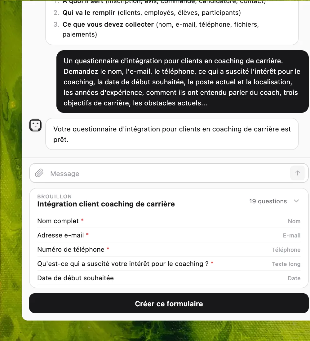 L'éditeur de formulaire Formms avec des questions rédigées par l'IA, que vous pouvez modifier à la main