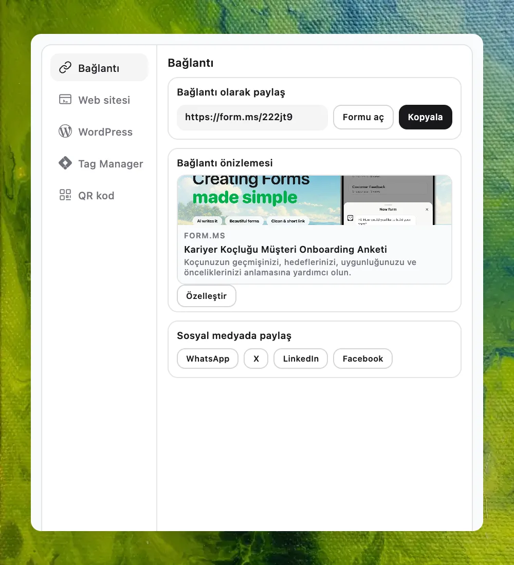 Bağlantı, web sitesi embed, WordPress, Tag Manager ve QR kod seçeneklerini gösteren Formms paylaşım ekranı